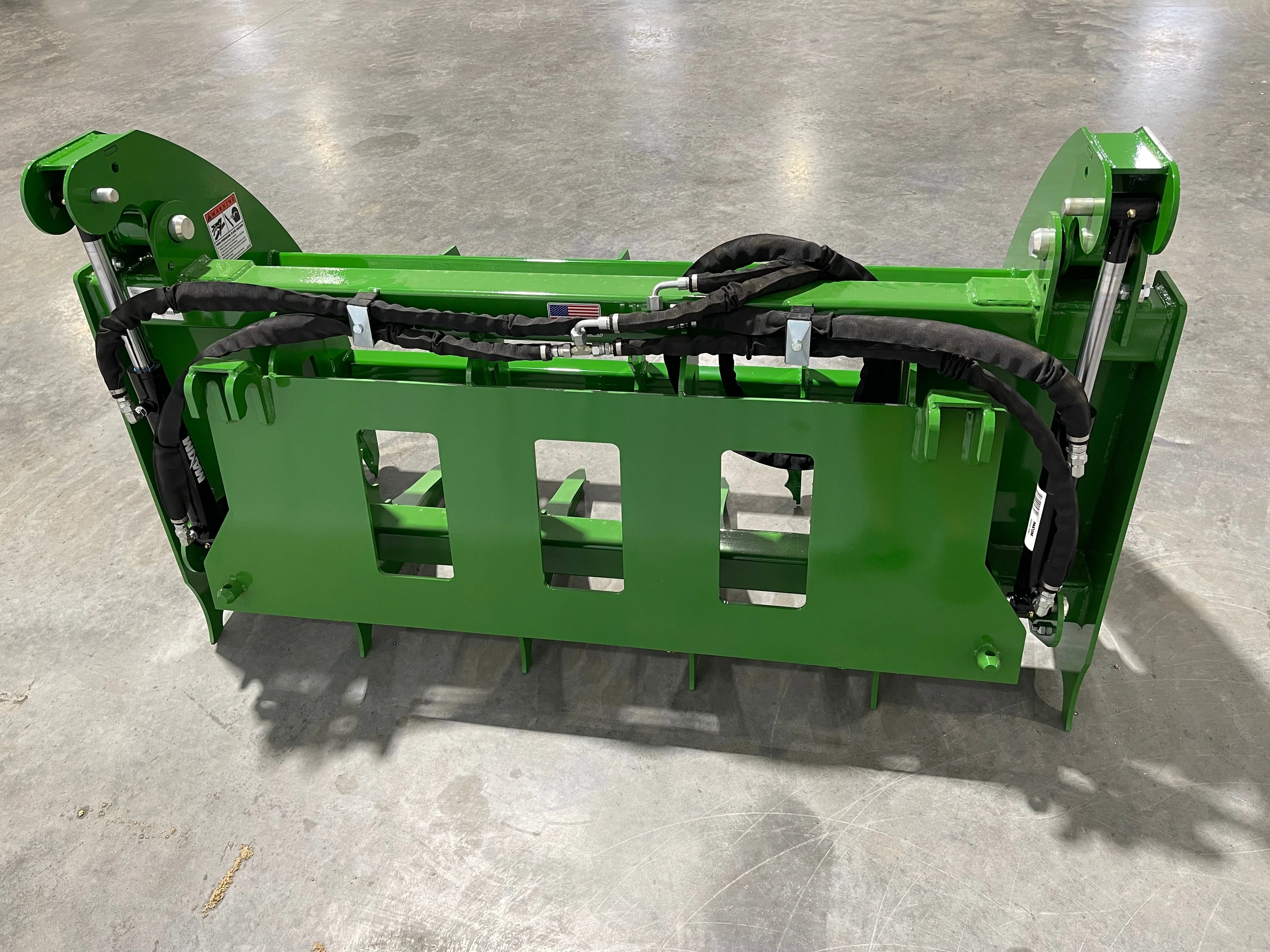 Top Dog Attachments | Granite Grapple John Deere Mount - Image 4