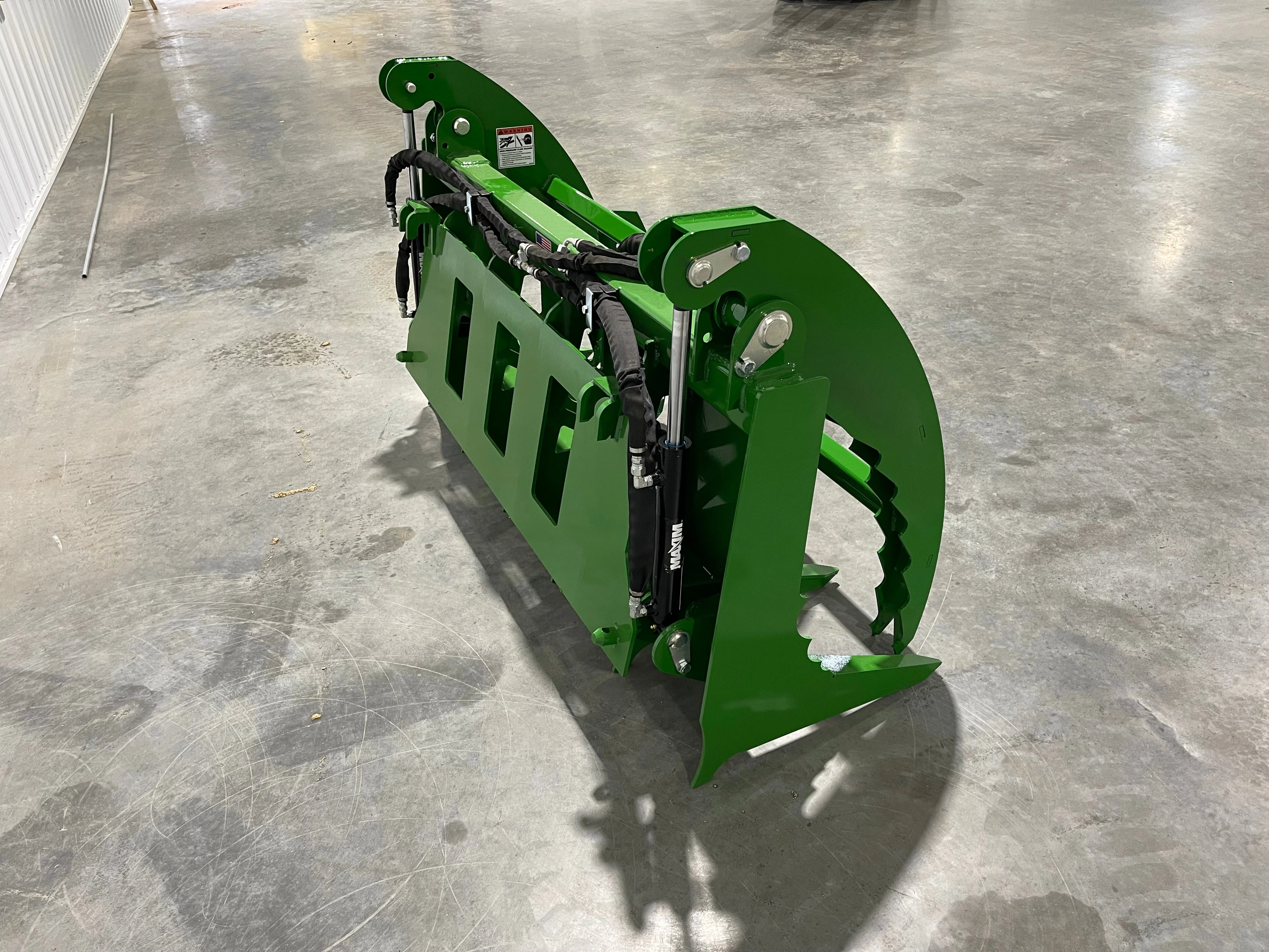 Top Dog Attachments | Granite Grapple John Deere Mount - Image 6