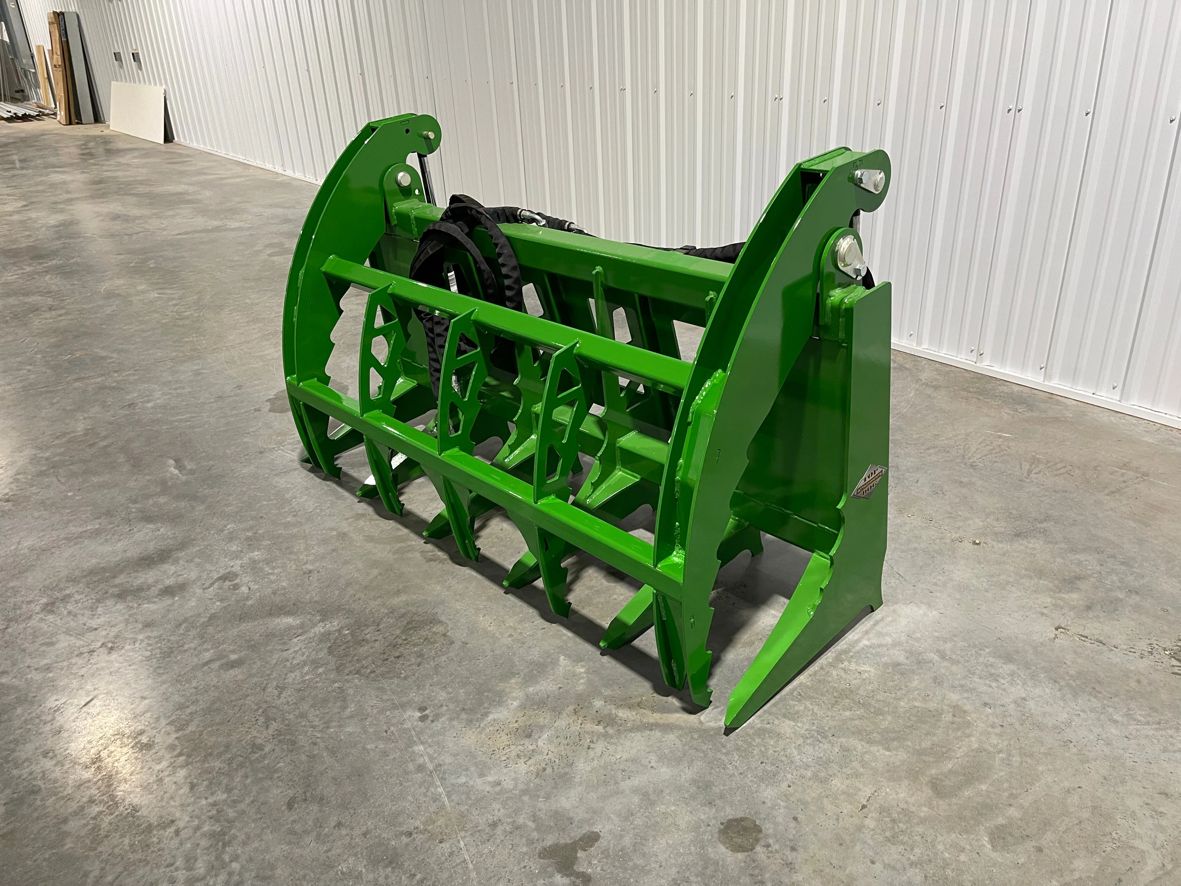 Top Dog Attachments | Granite Grapple John Deere Mount - Image 7